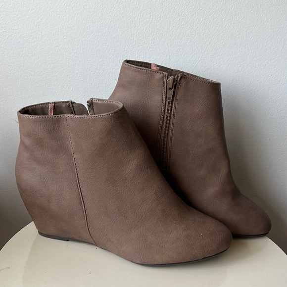 Brown Booties - Picture 1 of 6